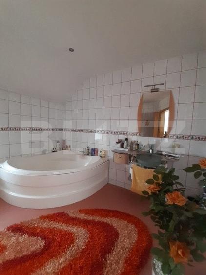 Casă cu 4 camere cu Teren 960 Mp în Săcele
