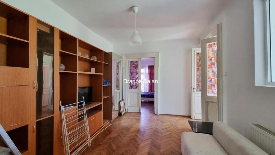 Apartament cu 4 camere decomandat în Armeneasca