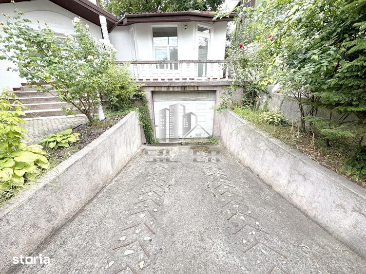 Casă cu 6 camere cu Teren 227 Mp în Gruia