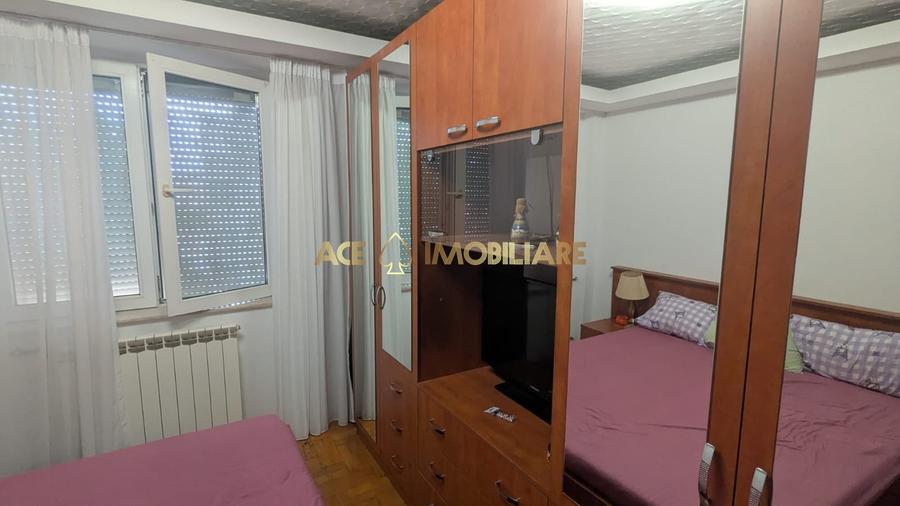 Apartament cu 4 camere decomandat, mobilat în Berceni