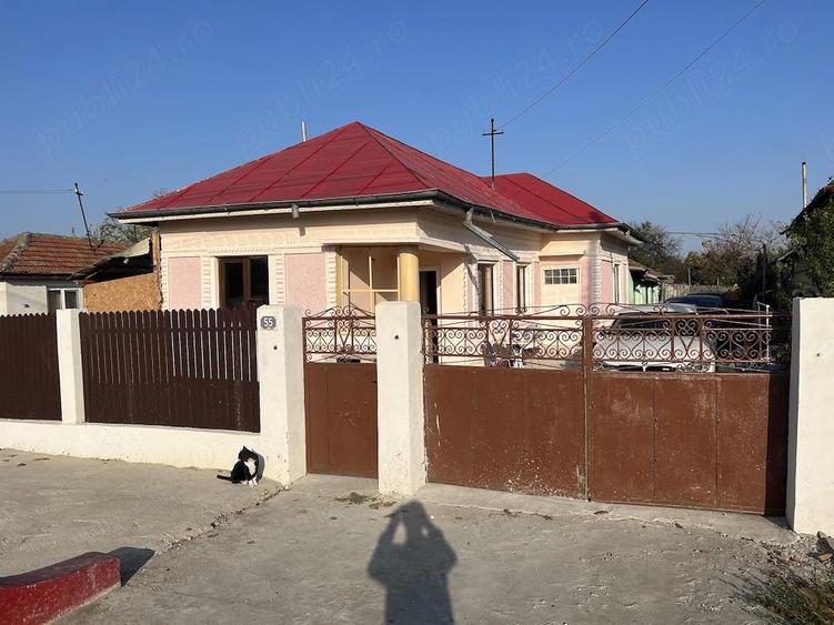 Casă cu Teren 2800 Mp în Lipia