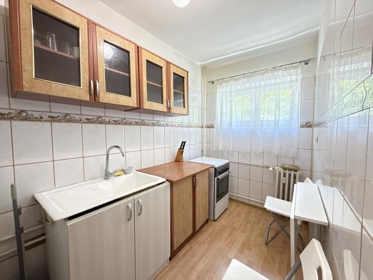Apartament cu 3 camere decomandat în Giurgiului