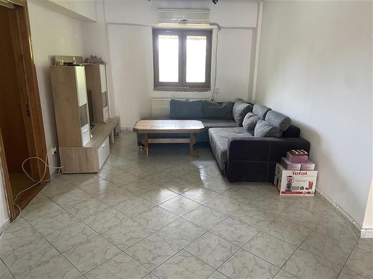 Apartament cu 4 camere decomandat, mobilat în Ultracentral