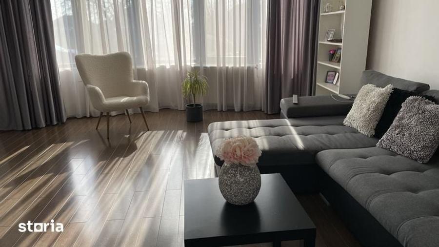 Casă cu 4 camere cu Teren 255 Mp în Sânmihaiu Român