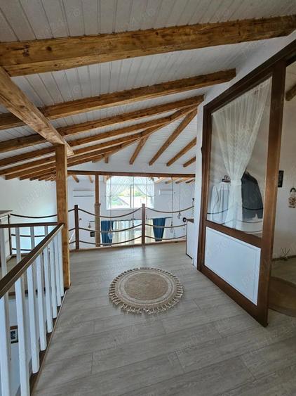 Casă cu 3 camere în Crișan
