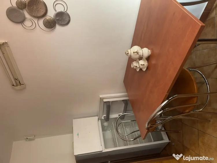 Garsonieră decomandată în Decebal