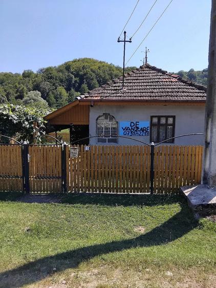 Casă cu 2 camere cu Teren 1760 Mp în Valea