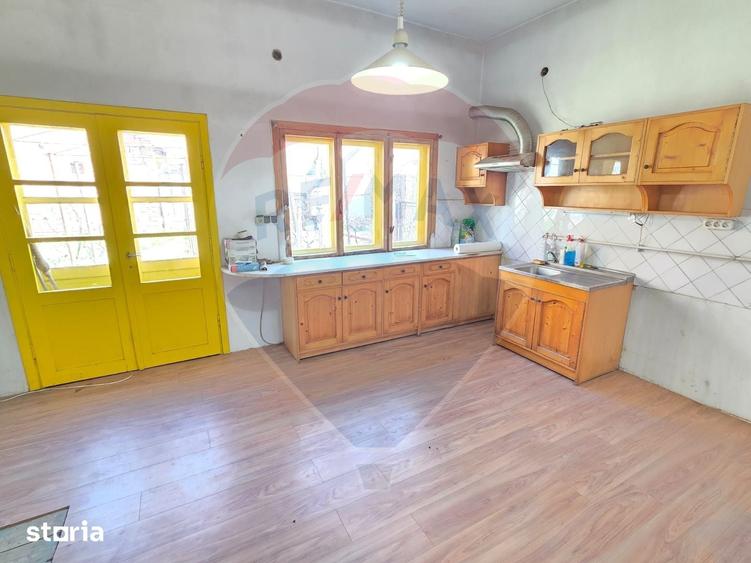Casă cu 5 camere cu Teren 1010 Mp în Ultracentral