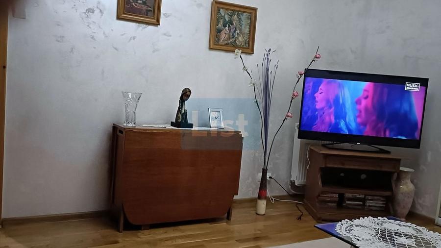 Apartament cu 4 camere decomandat, mobilat în Central