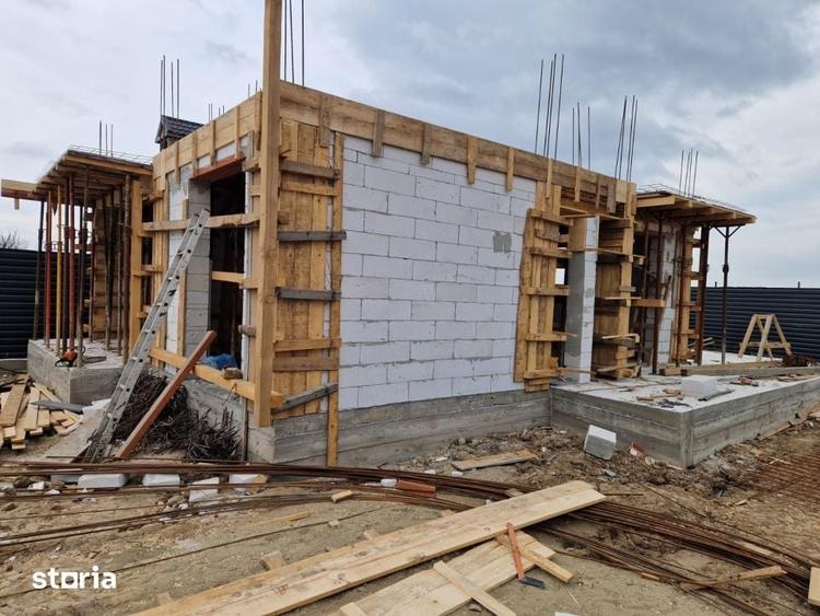 Casă cu 4 camere cu Teren 450 Mp în Central