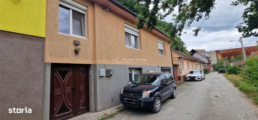 Casă cu 4 camere în Muncitoresc