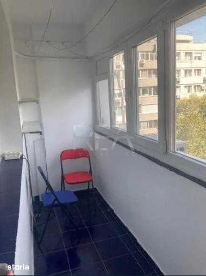 Apartament cu 3 camere decomandat în Drumul Taberei