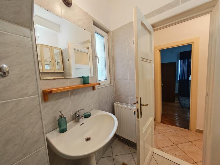 Apartament cu 2 camere decomandat în Știrbei Vodă