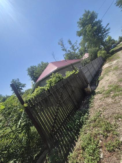 Casă cu 6 camere cu Teren 1800 Mp în Coconi