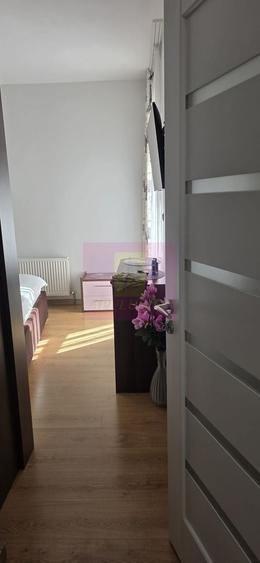 Apartament cu 2 camere semidecomandat, mobilat în Calea Moroieni