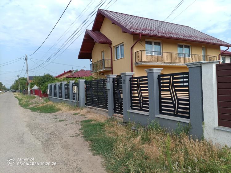 Casă individuală cu 5 camere cu Teren 576 Mp în Cătămărești-Deal