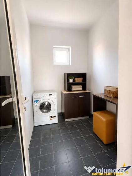 Casă cu 4 camere cu Teren 3227 Mp în Central