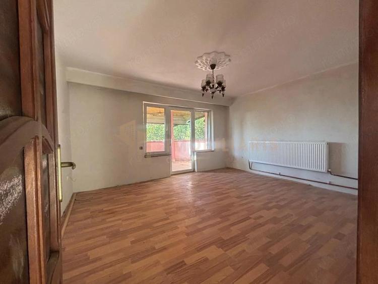 Casa individuala de vanzare + 7 ari de teren, Grosi - 12