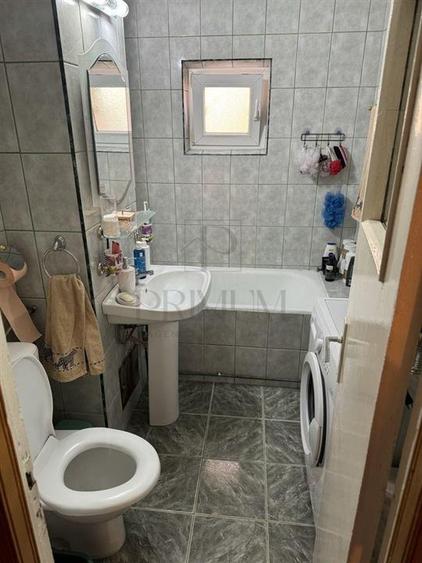 Apartament cu 3 camere decomandat, mobilat în Freidorf