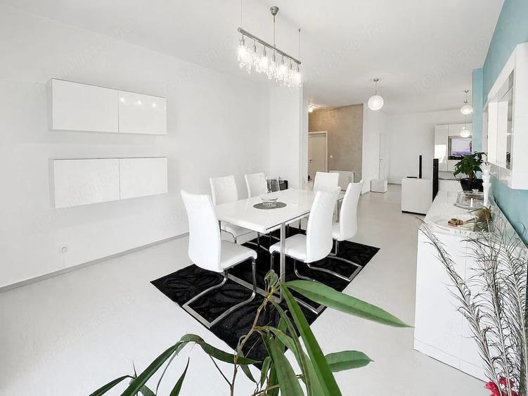 Apartament cu 3 camere decomandat în Lipovei