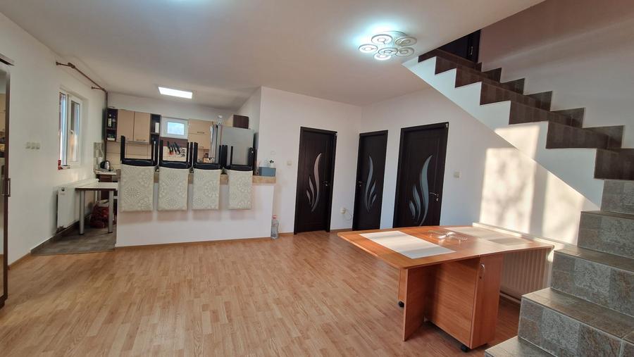 Casă individuală cu 7 camere cu Teren 420 Mp în Buturugeni