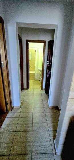 Apartament cu 3 camere nedecomandat, mobilat în Central