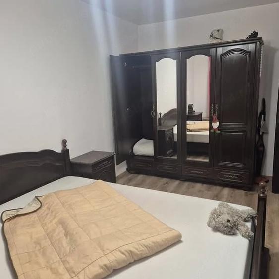 Apartament cu 3 camere decomandat în Astra