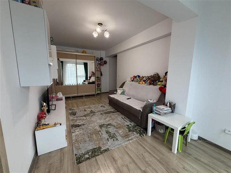 Apartament cu 2 camere semidecomandat în Cug