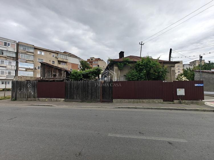 Casă cu 3 camere cu Canalizare în Central