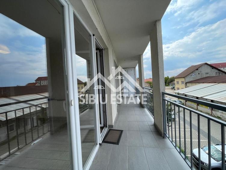Apartament cu 3 camere decomandat, mobilat în Lazaret