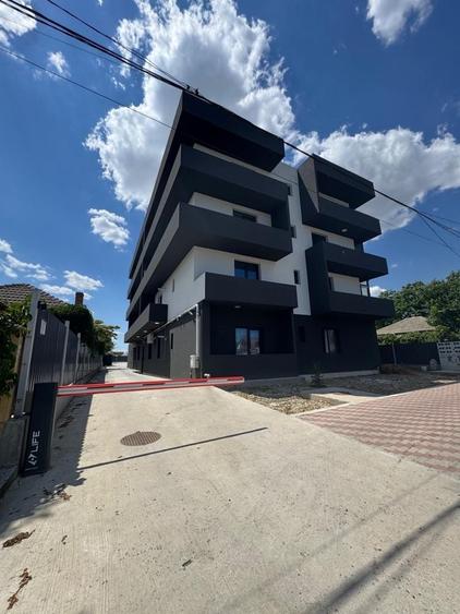 Apartament cu 2 camere decomandat în Lazu