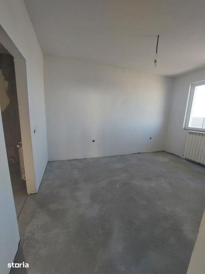 Casă cu 4 camere cu Teren 500 Mp în Central