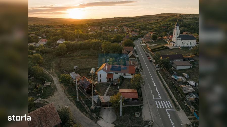 Casă cu 7 camere cu Teren 1300 Mp în Bonț