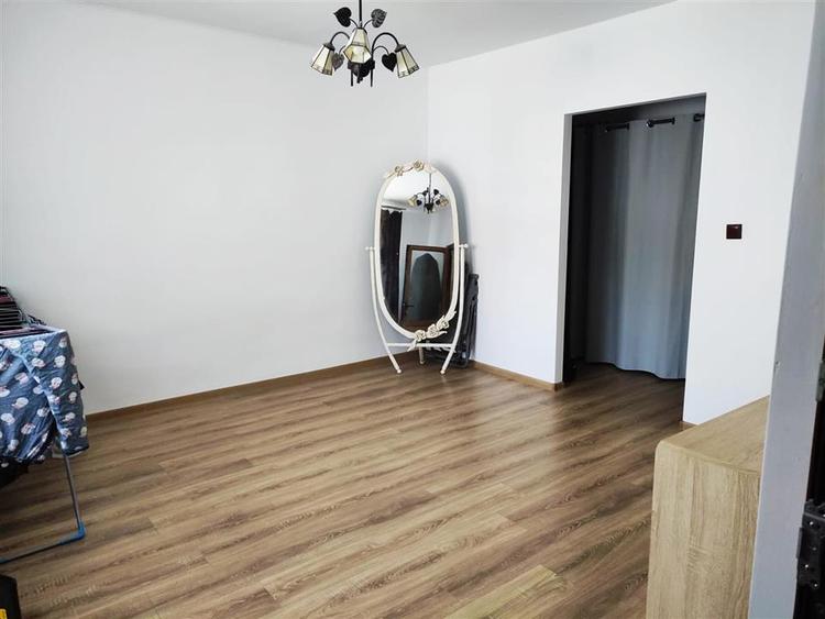 Casă individuală cu 6 camere cu Canalizare în Cazasu