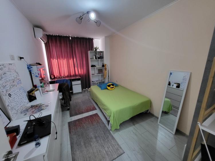 Apartament cu 3 camere decomandat în Calea Romanului