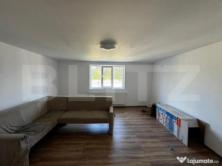 Casă cu 5 camere cu Teren 4079 Mp în Teiu