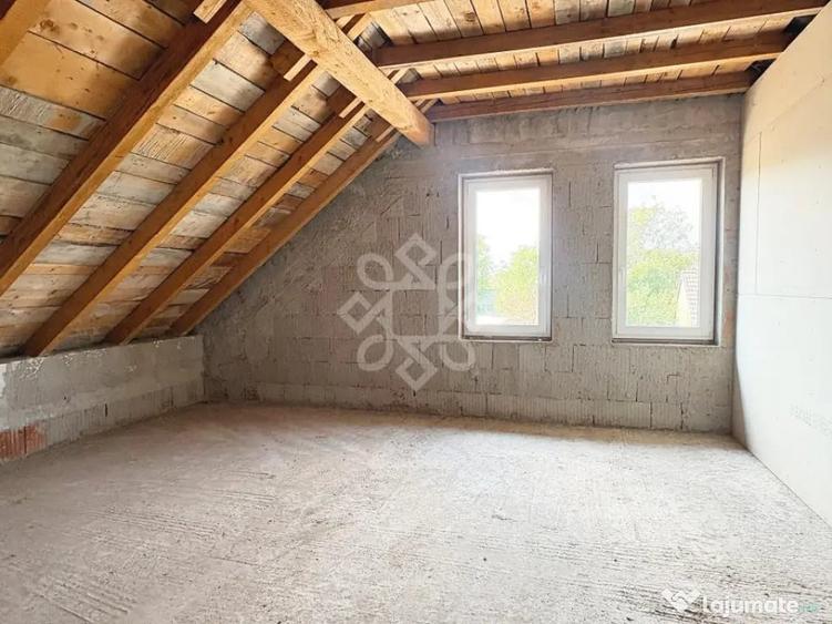 Casă cu 4 camere cu Teren 745 Mp în Central