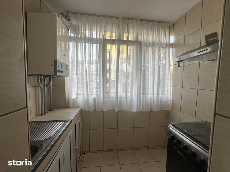 Apartament cu 3 camere decomandat în Ostroveni