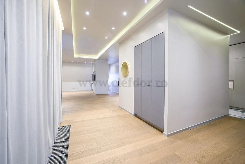 Apartament cu 5 camere decomandat, mobilat în Pipera