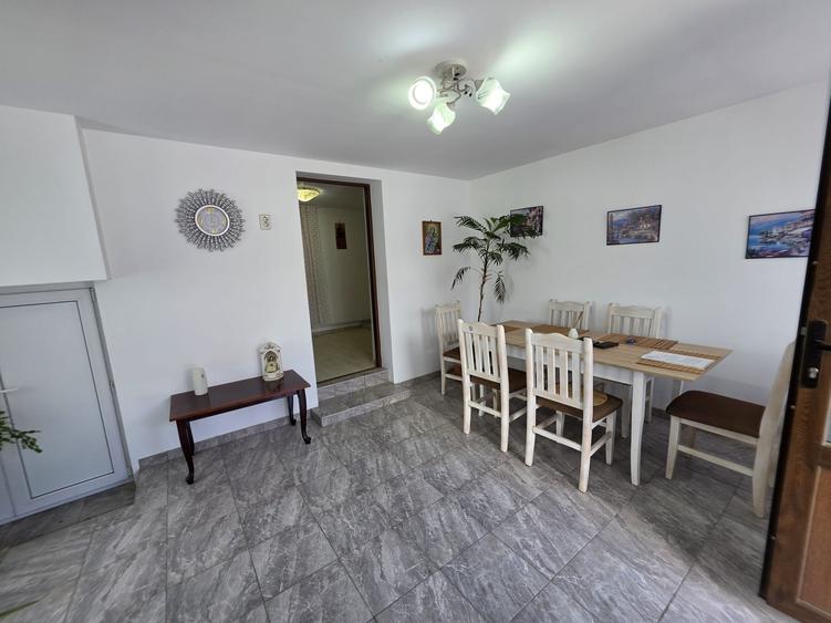 Casă renovată cu 6 camere, teren 557 mp – Berceni, Prahova - 34