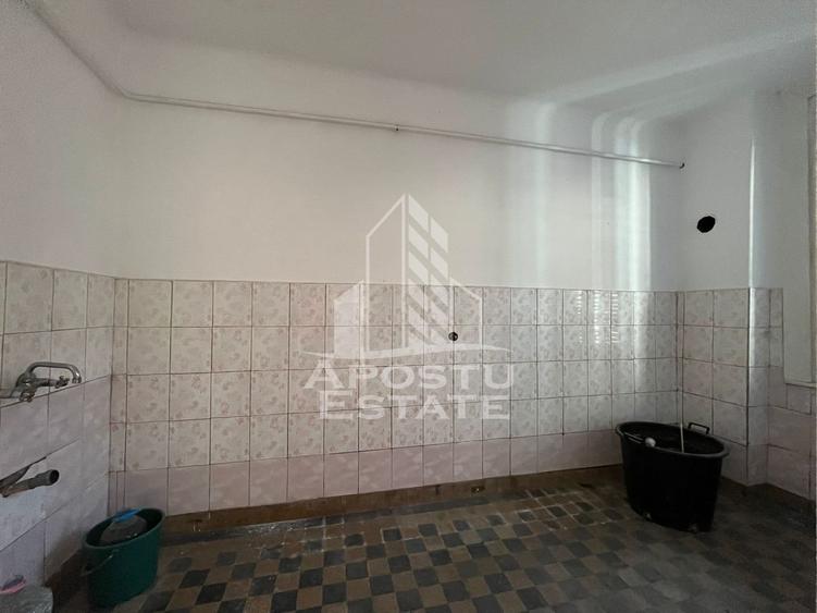 Casă individuală cu 7 camere cu Canalizare în Iosefin