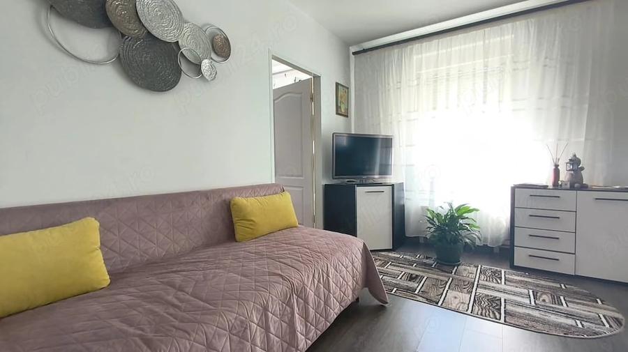 Apartament cu 3 camere semidecomandat în Ultracentral