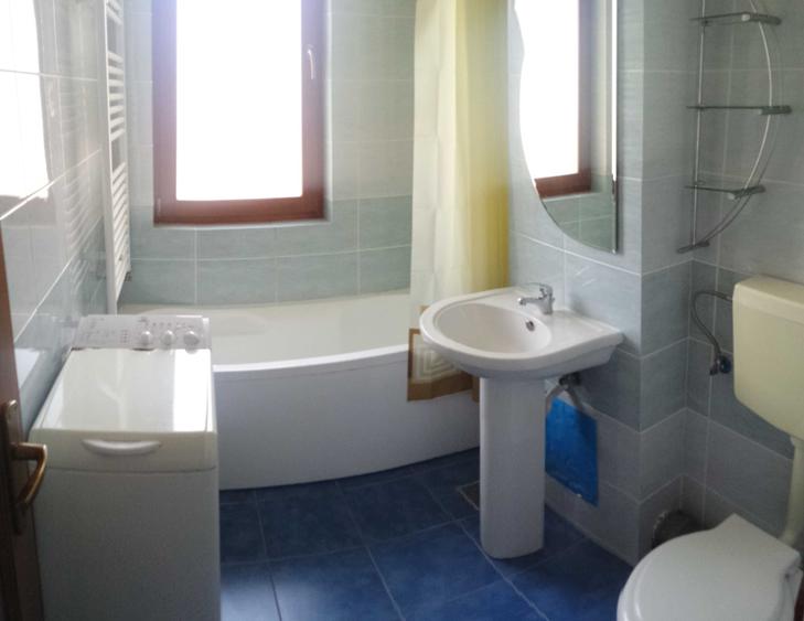 Garsonieră decomandată în Central