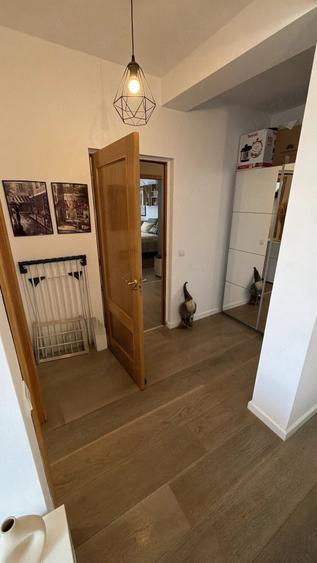 Apartament cu 3 camere decomandat în 1 Decembrie