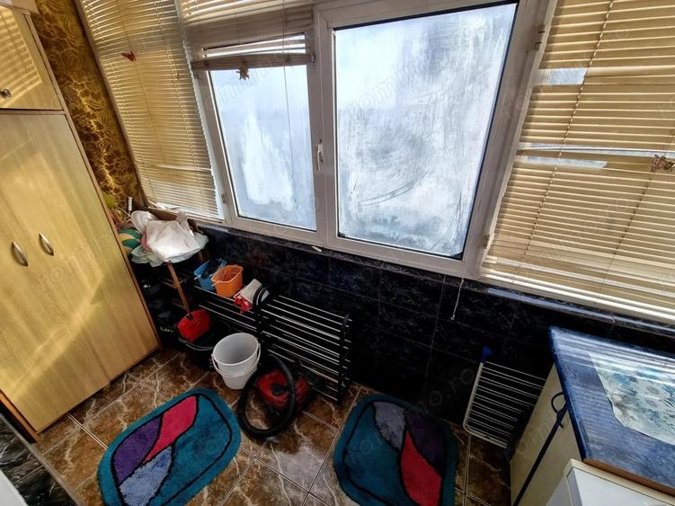 Apartament cu 3 camere decomandat în Km 4