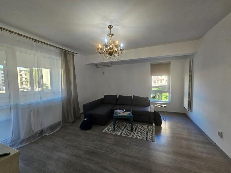 Apartament cu 2 camere decomandat în Apărătorii Patriei
