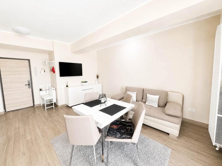 Apartament cu 2 camere semidecomandat în Central