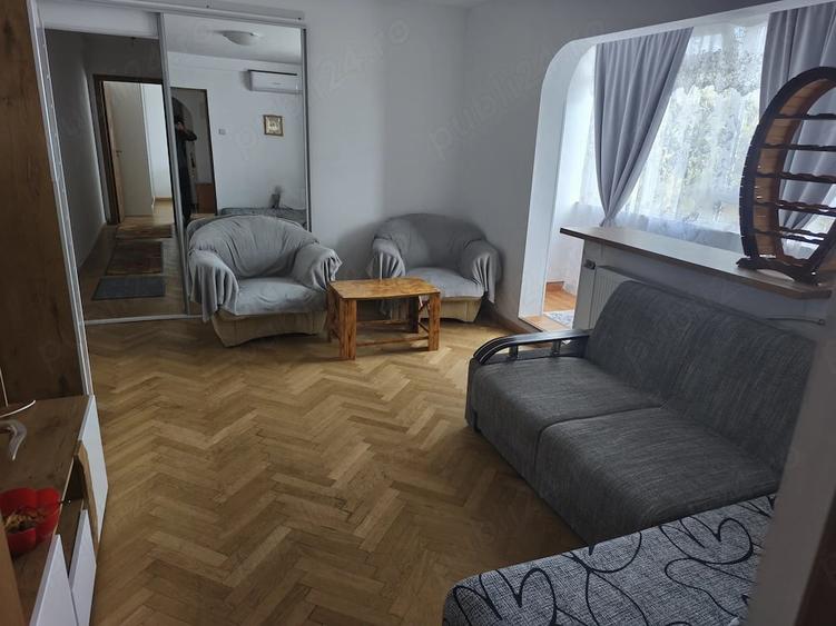 Apartament cu 3 camere semidecomandat în Apusului