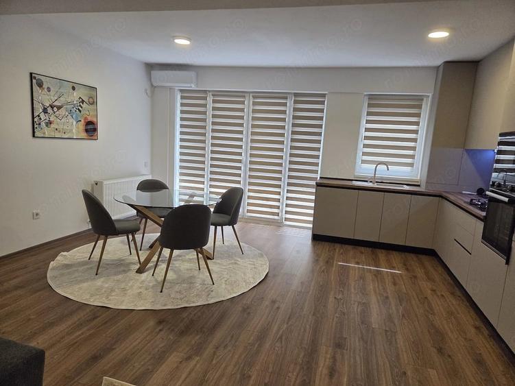 Apartament cu 2 camere decomandat în Triaj