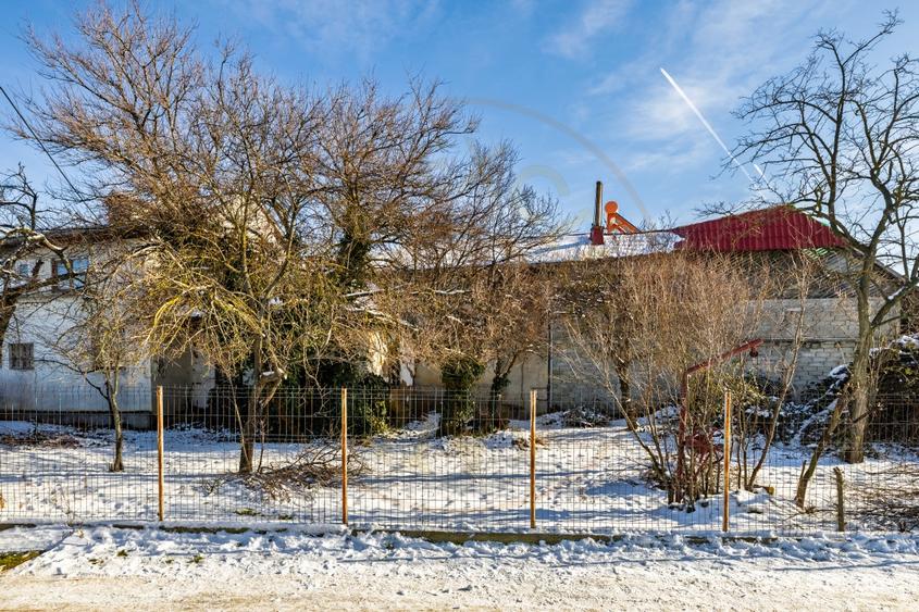 Casă individuală cu 8 camere cu Garaj în Căldăraru